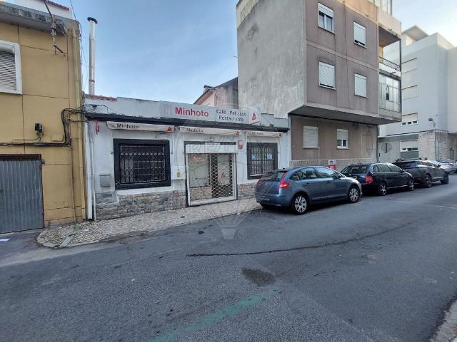 Prédio à venda em Almada