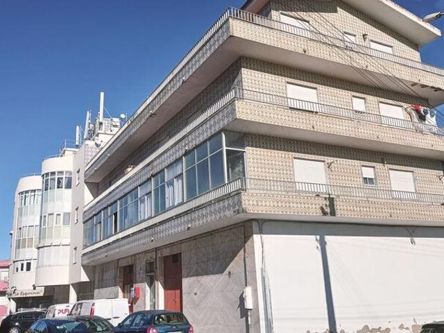 Prédio à venda em concelho de Odivelas, Lisboa, Portugal