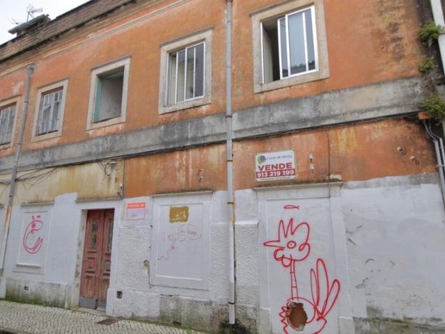 Prédio à venda em Nossa Senhora do Pópulo, concelho de Caldas da Rainha, Leiria, Portugal