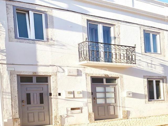 Prédio a funcionar como Alojamento Local Baixa de Setúbal