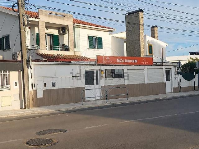 Prédio, Aroeira Norte, Charneca da Caparica e Sobreda
