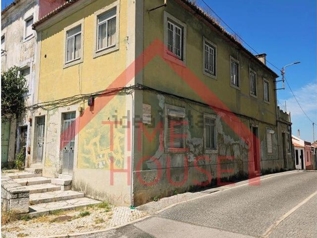Prédio, Barreiro e Lavradio