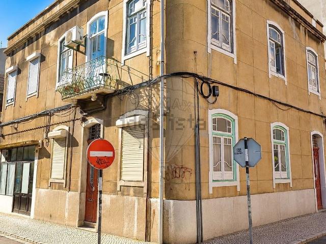 Prédio, Barreiro e Lavradio