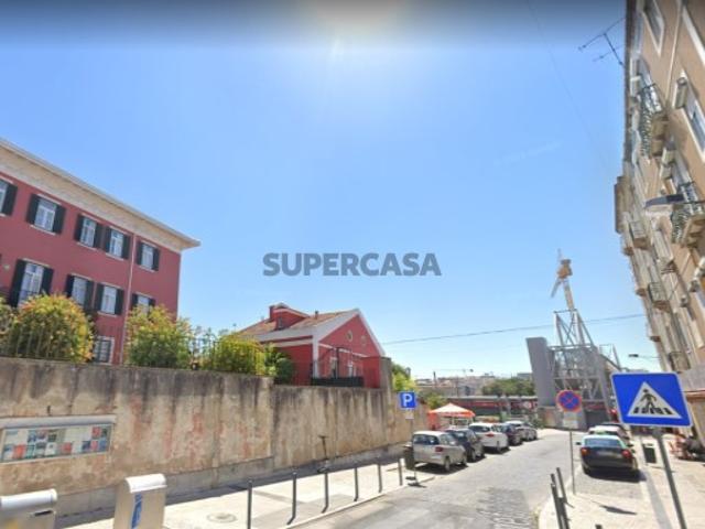 Prédio c/4 pisos em Propriedade Total com 315 m2 Avenidas Novas
