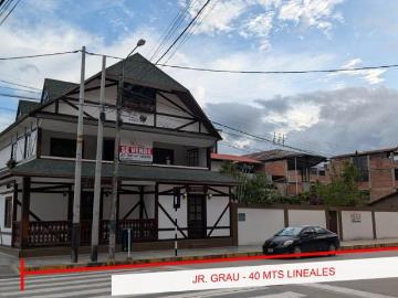 PREDIO DE 800 M2 EN LA PLAZA MAYOR DE OXAPAMPA