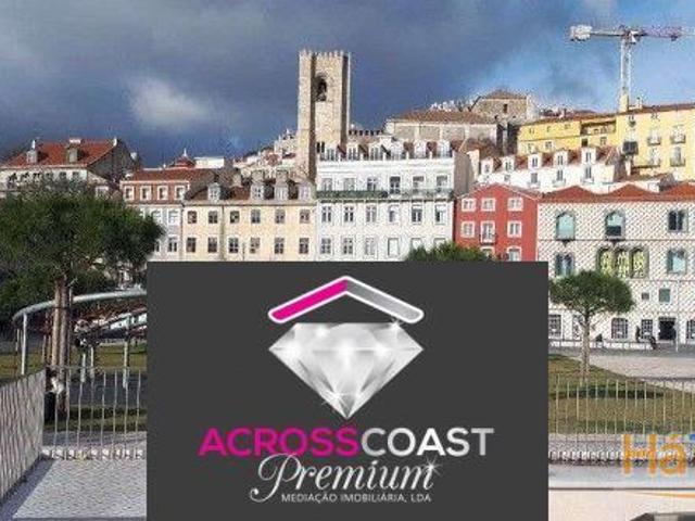 Prédio de Armazém/Serviços para Venda em Alfama perto da Sé e Lisboa | 26083559361