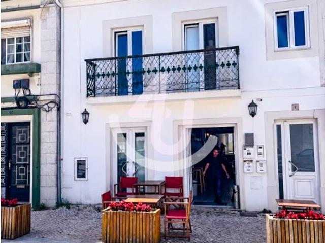 Prédio de Uso Misto com Elevada Rentabilidade em Peniche