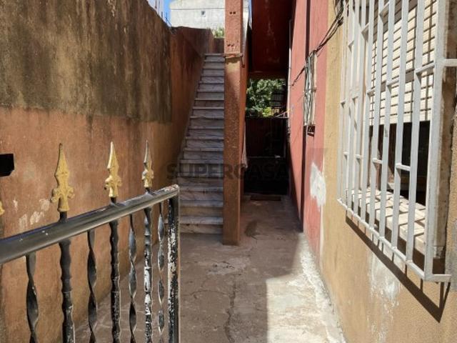 Prédio de Uso Misto com Elevado Potencial de Valorização e Expansão em Belas, Sintra