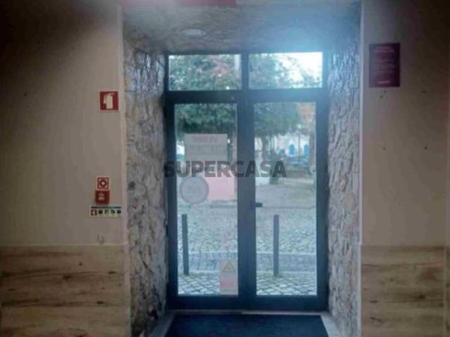 Prédio destinado a comércio no centro de Belas
