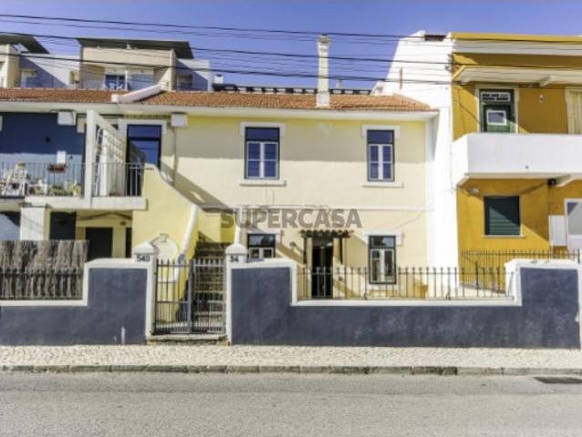 Prédio em Carcavelos | 3 apartamentos | AL Ativo