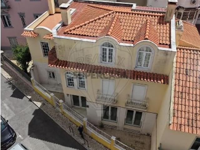 Prédio em Carcavelos e Parede
