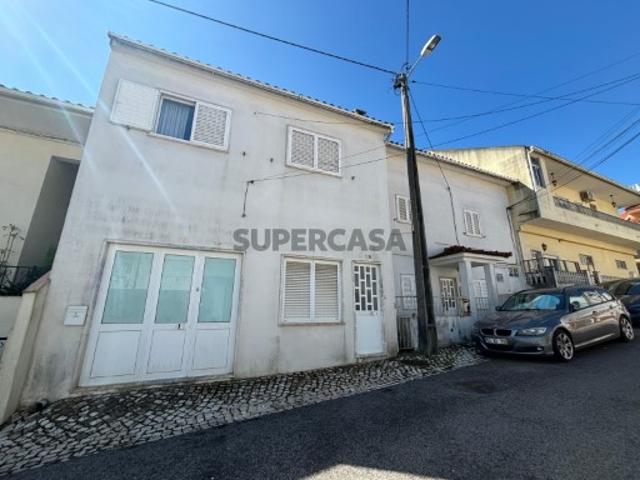 Prédio em Casal de Cambra