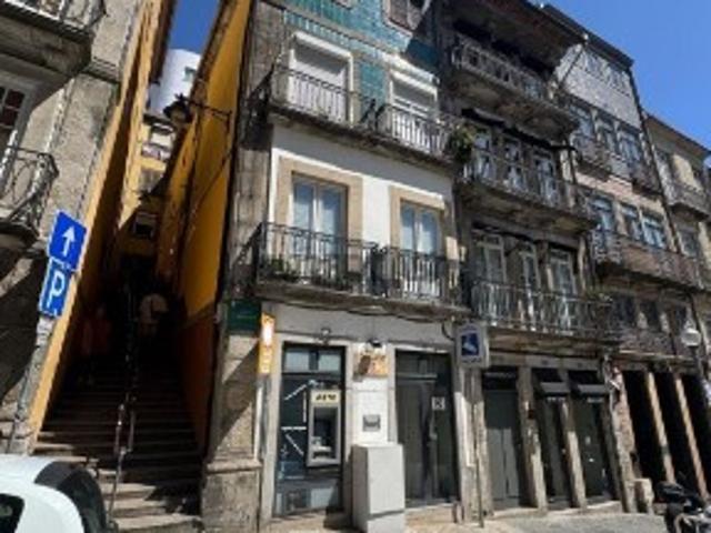 Prédio em Cedofeita, Santo Ildefonso, Sé, Miragaia, São Nicolau e Vitória de 445 m²