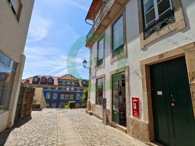Prédio em Chaves