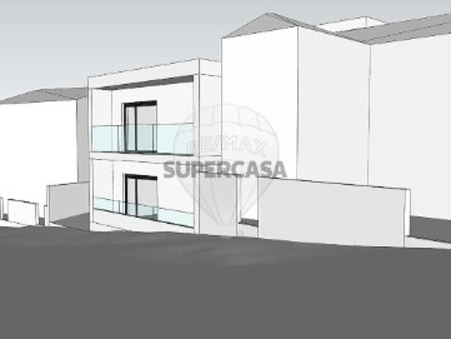 Prédio em Alverca do Ribatejo e Sobralinho