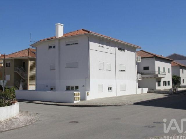 Prédio em Alcobaça e Vestiaria de 380 m²