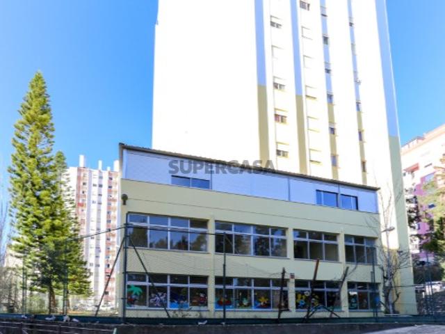 Prédio em Algueirão Mem Martins