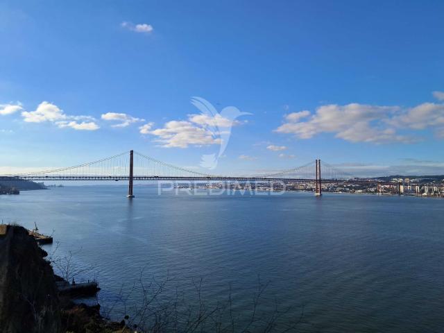 Prédio em Almada velha