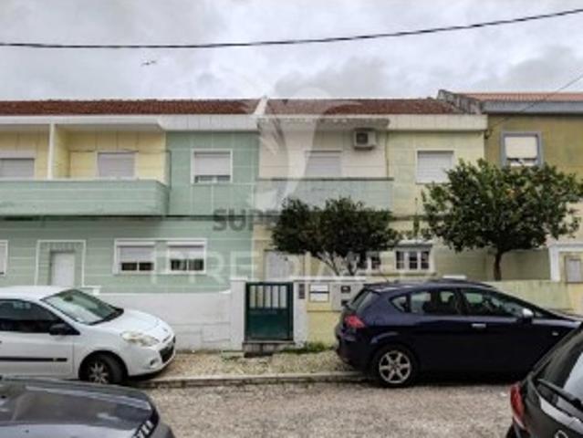 Prédio em Baixa da Banheira e Vale da Amoreira