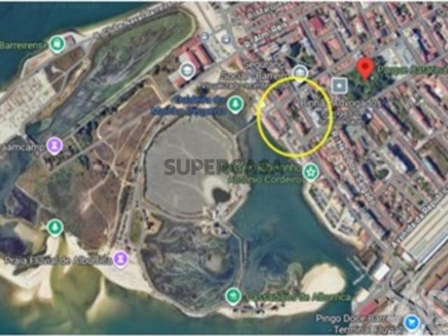 Prédio em Barreiro e Lavradio de 317 m²