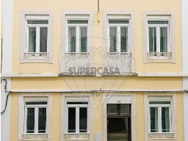 Prédio em Buarcos e São Julião