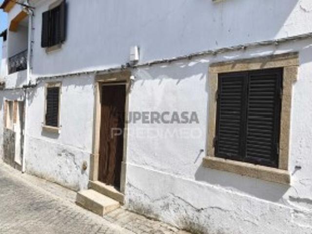 Prédio em Gáfete