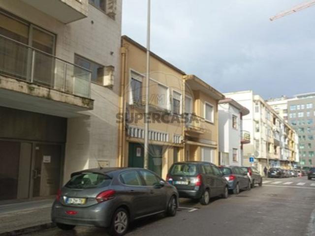 Prédio em Mafamude e Vilar do Paraíso