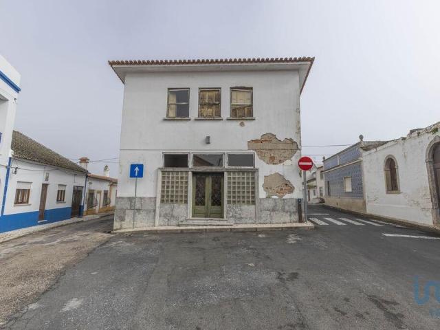 Prédio em Muge de 342,00 m²