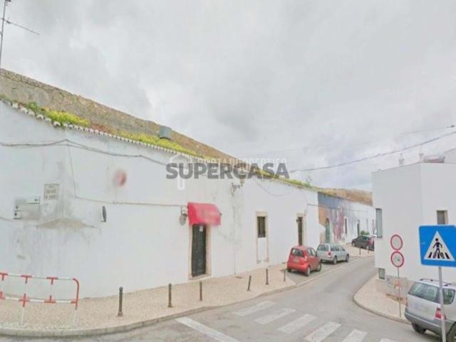 Prédio Histórico com 505 m2 para Reconstrução em Pleno Centro Histórico