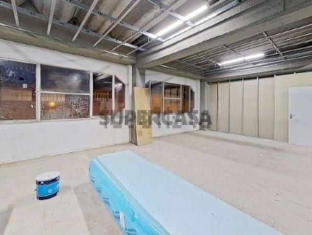 Prédio em Santa Iria de Azoia, São João da Talha e Bobadela