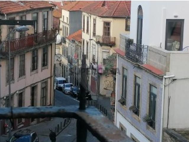 Prédio em Santa Marinha e São Pedro da Afurada