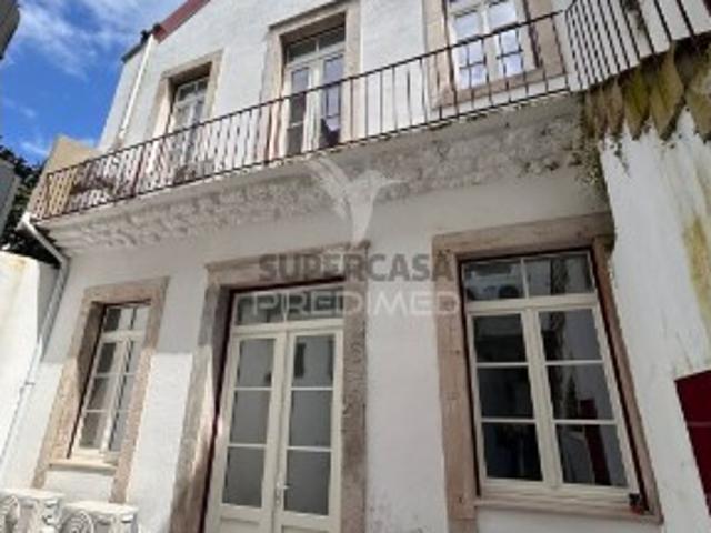 Prédio em Sé Nova, Santa Cruz, Almedina e São Bartolomeu