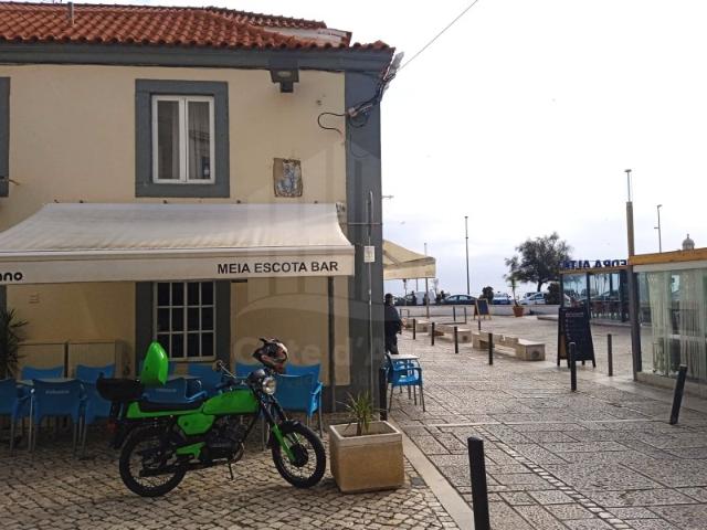 Prédio em Sesimbra junto á praia