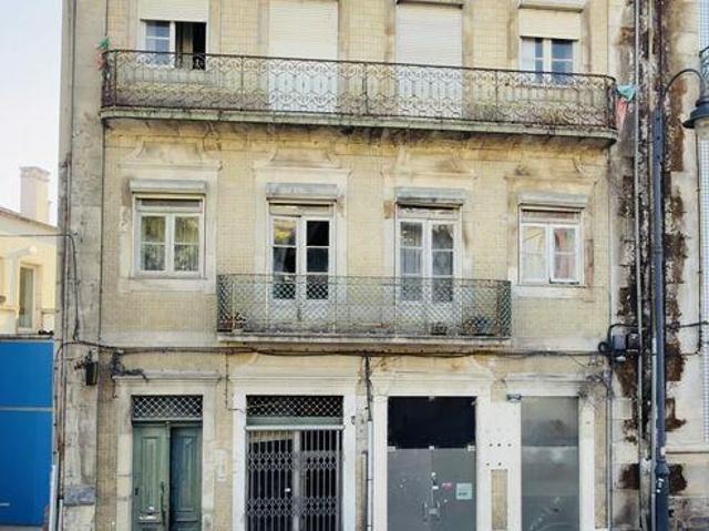 Prédio em Peso da Régua e Godim de 342 m²