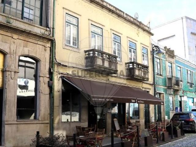 Prédio em Peso da Régua e Godim