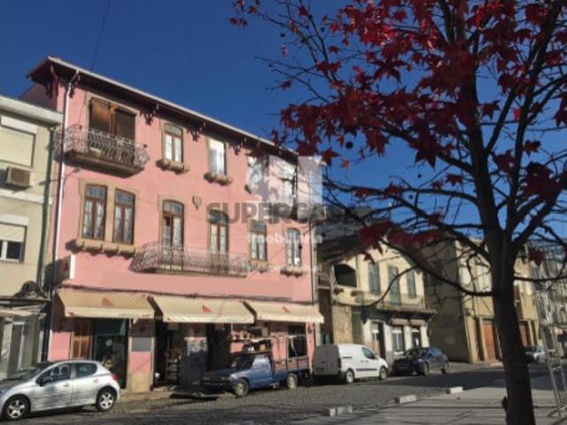 Prédio em Pinhão