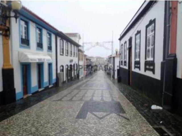 Prédio em Santa Cruz