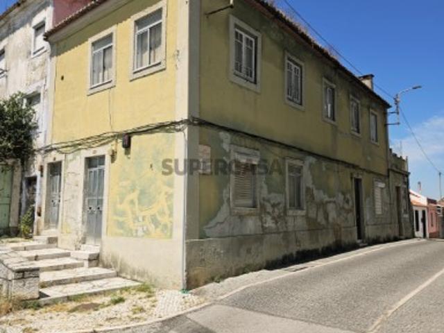 Prédio em Propriedade Horizontal, com 3 frações Lavradio Barreiro Setúbal