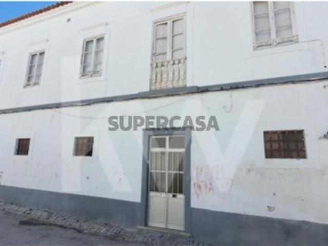 Prédio em propriedade total