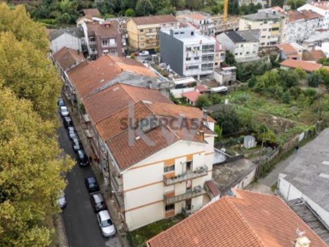Prédio em Propriedade Total | Braga | 3 Apartamentos | T3 | Logradouro | Garagem | Sótão
