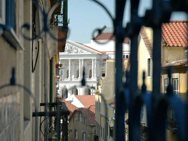 Prédio em Propriedade Total em Zona Privilegiada de Lisboa 90m² Misericórdia