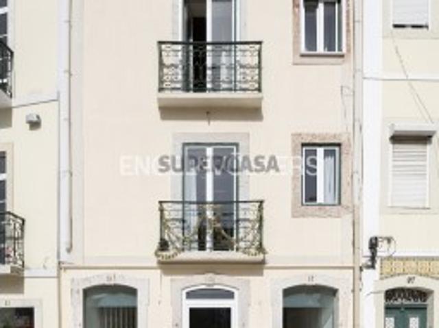 Prédio em Propriedade Total no Centro Histórico de Setúbal