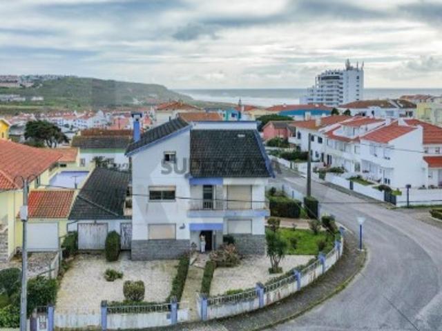 PRÉDIO EM PROPRIEDADE TOTAL PRAIA DA AREIA BRANCA, LOURINHÃ