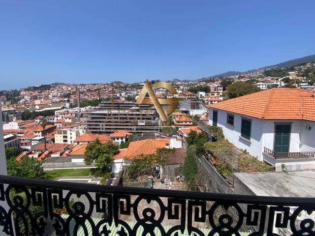 Prédio em Ruína para Reconstrução – Oportunidade de Investimento no Funchal