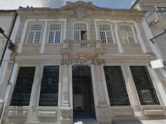 Prédio em União das freguesias de Vila Real