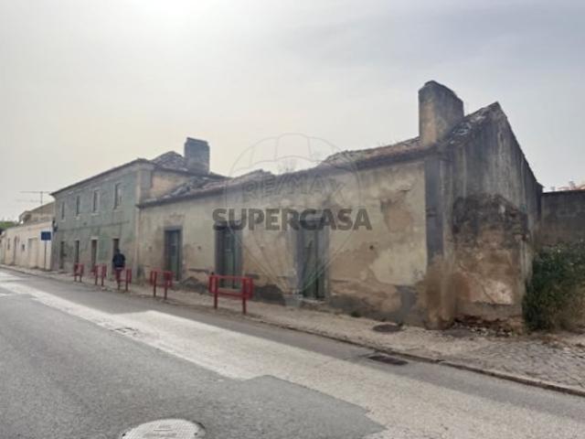 Prédio em Vialonga