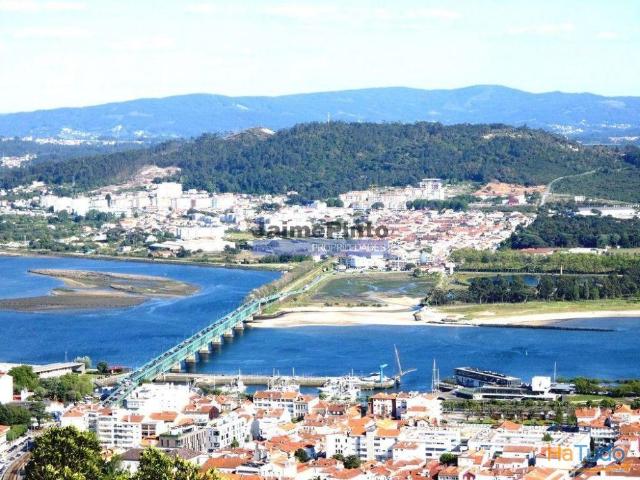 Prédio, Edifício antigo, habitável, com nobreza. Portugal, V. Castelo, Minho. | 26084062412