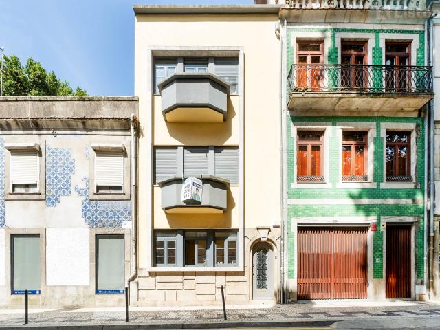 Prédio Histórico Renovado Licença de AL e Habitação no Bairro das Artes