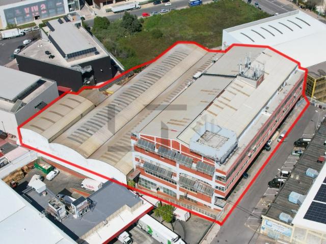 Prédio Industrial com 11.325 m2 para Arrendamento, no Prior velho, ao lado do Aeroporto de Lisboa