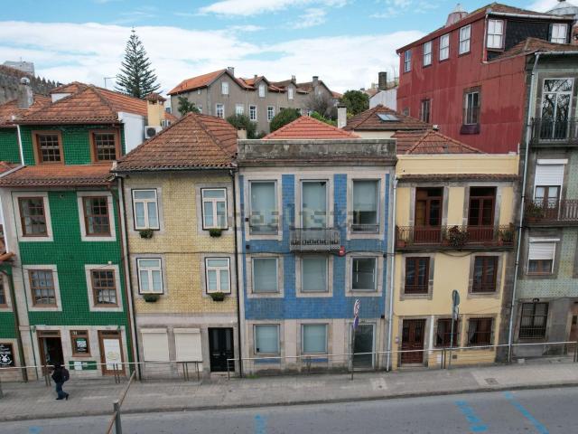 Prédio, Lordelo do Ouro e Massarelos